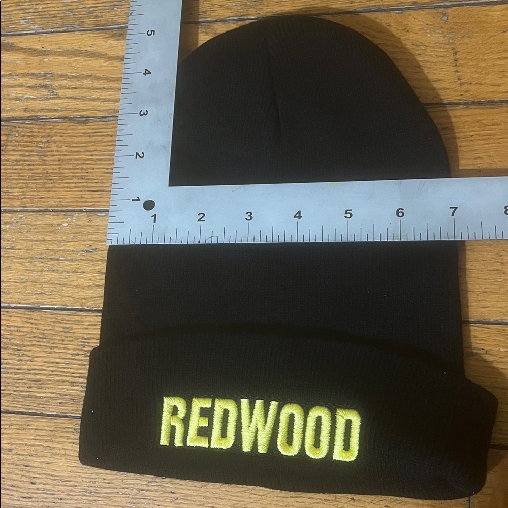 Redwood Broadway Beanie 2025 NEW Idina Menzel from Opening Night - Picture 7 of 8